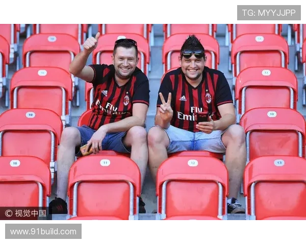 切尔西球迷用卡车抗议BlueCo管理方式